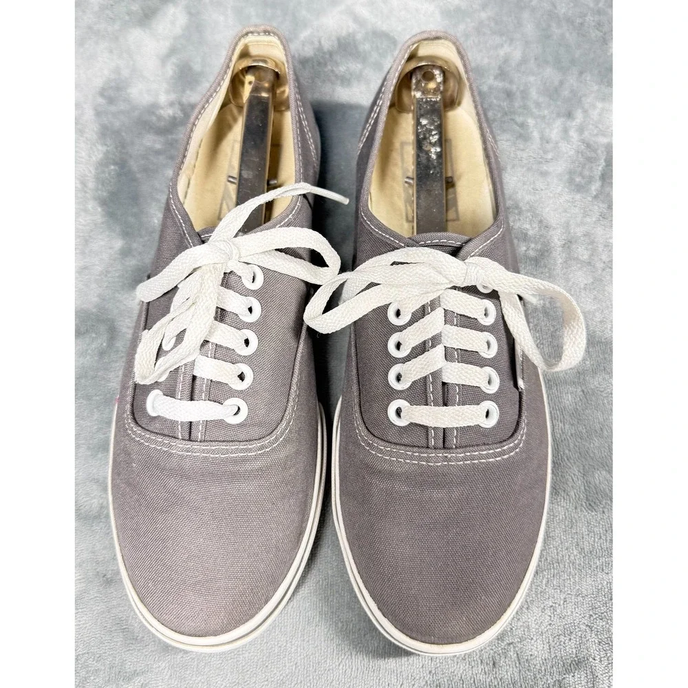 Vans title authentic